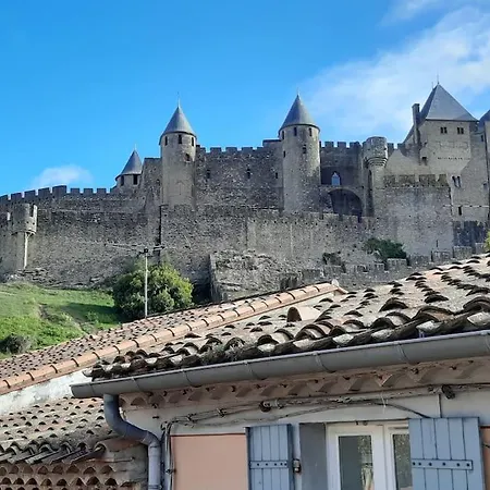 A 200 Metres Du Chateau : Maison De *