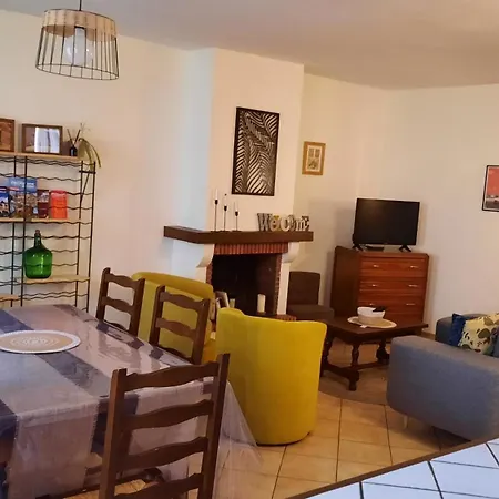 Сasa de vacaciones A 200 Metres Du Chateau : Maison De